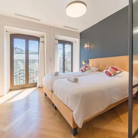 Apartment Astoria Haussmannien - De Caractere *