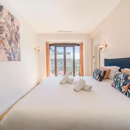Apartment Astoria Haussmannien - De Caractere *