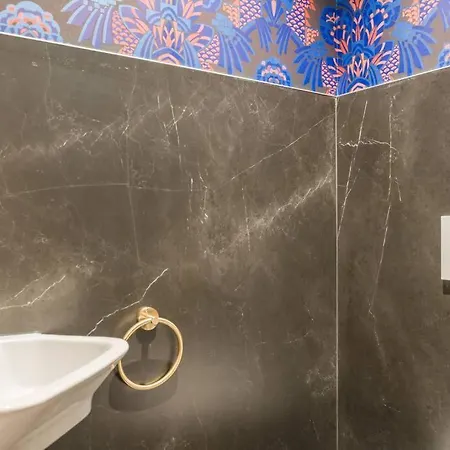 Apartment Astoria Haussmannien - De Caractere